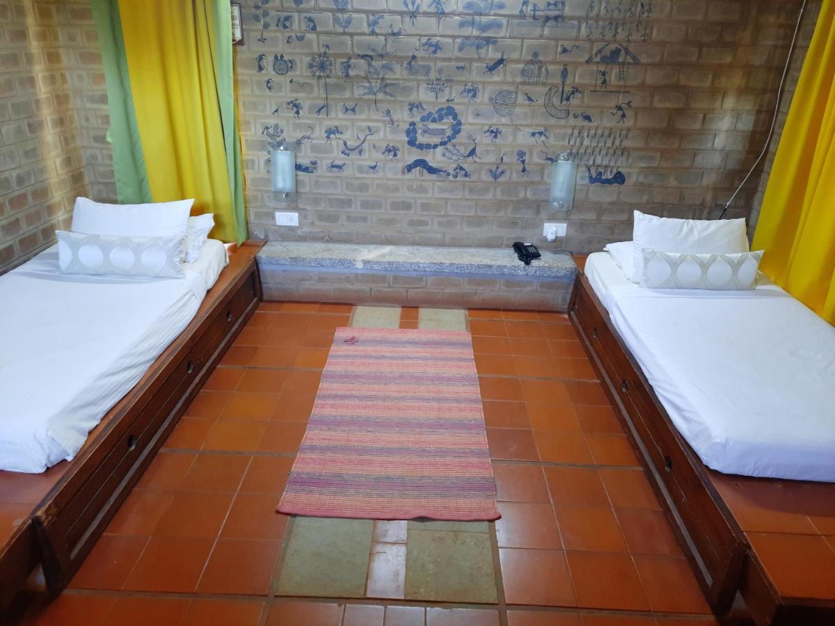 เอาเวอร์ เนทีฟ วิลเลจ รีสอร์ต Hotel Gadigarpalya ภายนอก รูปภาพ