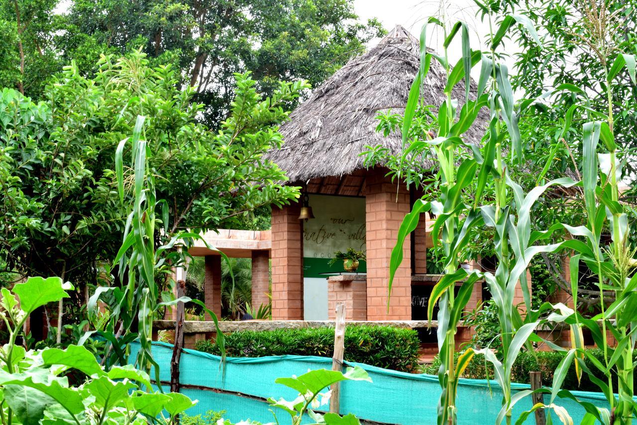 เอาเวอร์ เนทีฟ วิลเลจ รีสอร์ต Hotel Gadigarpalya ภายนอก รูปภาพ